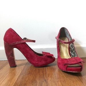 Seychelles red suede heel with bow